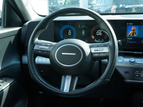 Used 2024 Hyundai Kona SEL AWD/4WD image 47