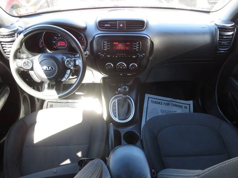 Used 2015 Kia Soul FWD image 11