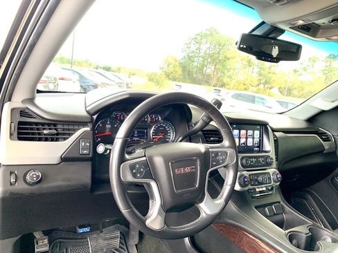 Used 2017 GMC Yukon SLE w/ Convenience Package image 12