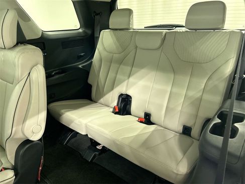 Used 2024 Hyundai Palisade Calligraphy image 22