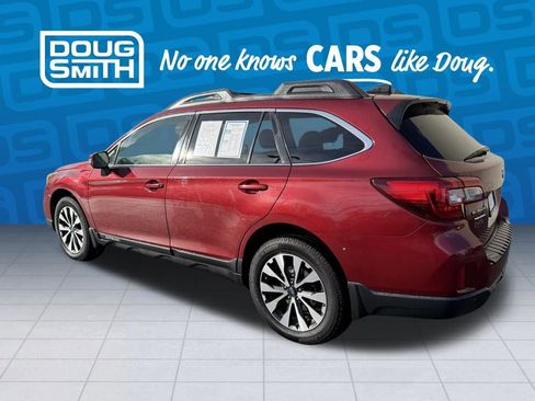 Used 2017 Subaru Outback 2.5i Limited image 2