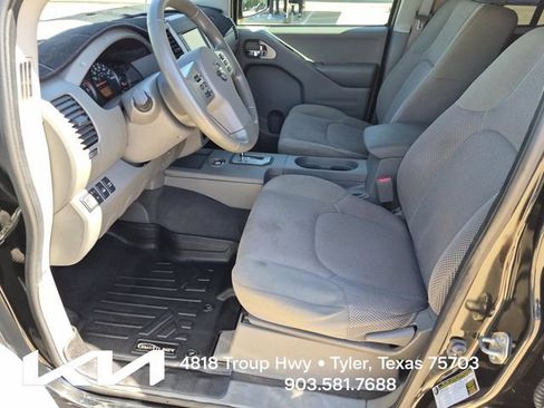 Used 2020 Nissan Frontier SV w/ Midnight Edition Floor Mats AWD/4WD image 17
