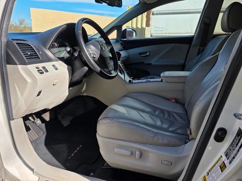 Used 2010 Toyota Venza image 11