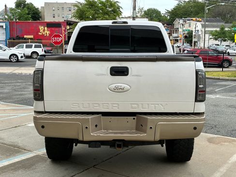 Used 2011 Ford F250 Lariat w/ Lariat Ultimate Pkg AWD/4WD image 6