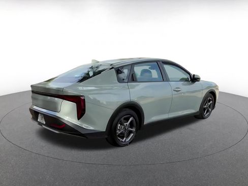 Used 2025 Kia K4 LXS image 15