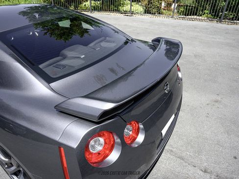 Used 2011 Nissan GT-R Premium AWD/4WD image 79