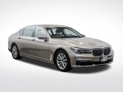 Used 2017 BMW 740e xDrive AWD/4WD image 7