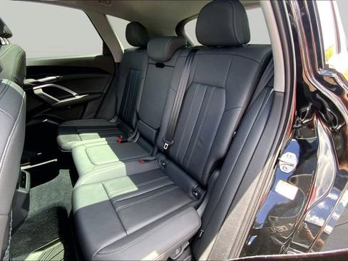 Used 2025 Audi Q5 Premium w/ Convenience Package AWD/4WD image 18