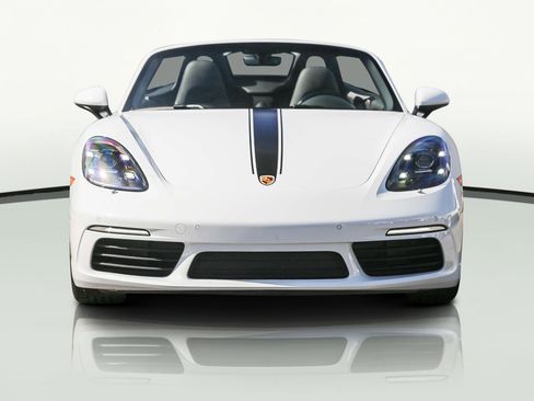 Used 2024 Porsche 718 Boxster image 2