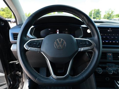 Used 2024 Volkswagen Taos SE FWD image 11