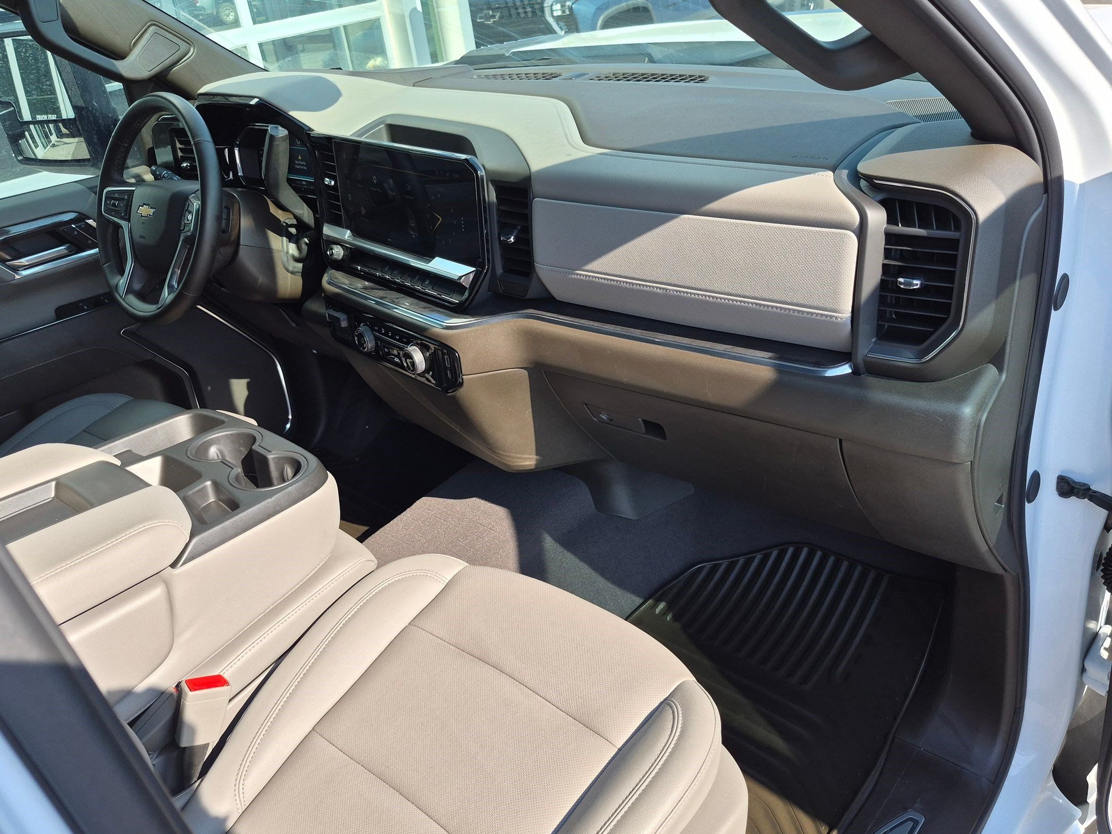 Used 2025 Chevrolet Silverado 3500 LTZ AWD/4WD image 32