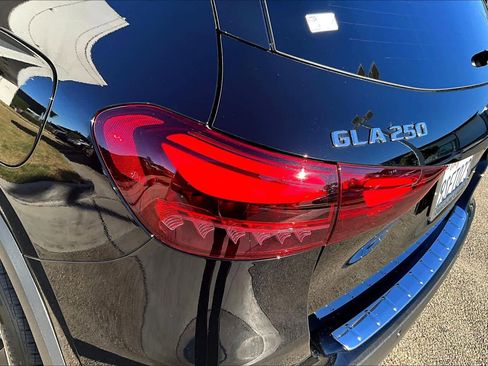 Used 2025 Mercedes-Benz GLA 250 image 28