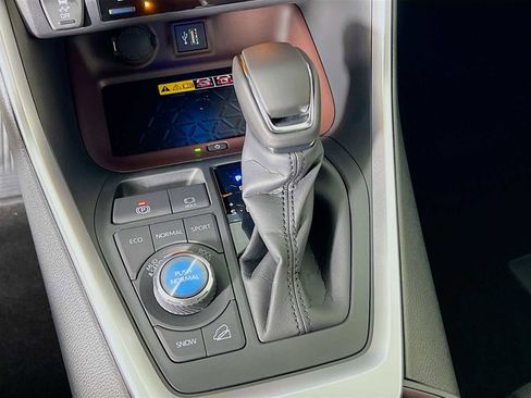New 2025 Toyota RAV4 Limited image 12