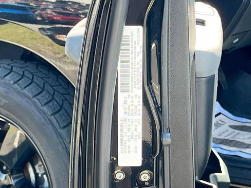 Used 2014 RAM 1500 Express RWD image 25