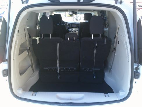 Used 2023 Chrysler Voyager LX FWD image 24