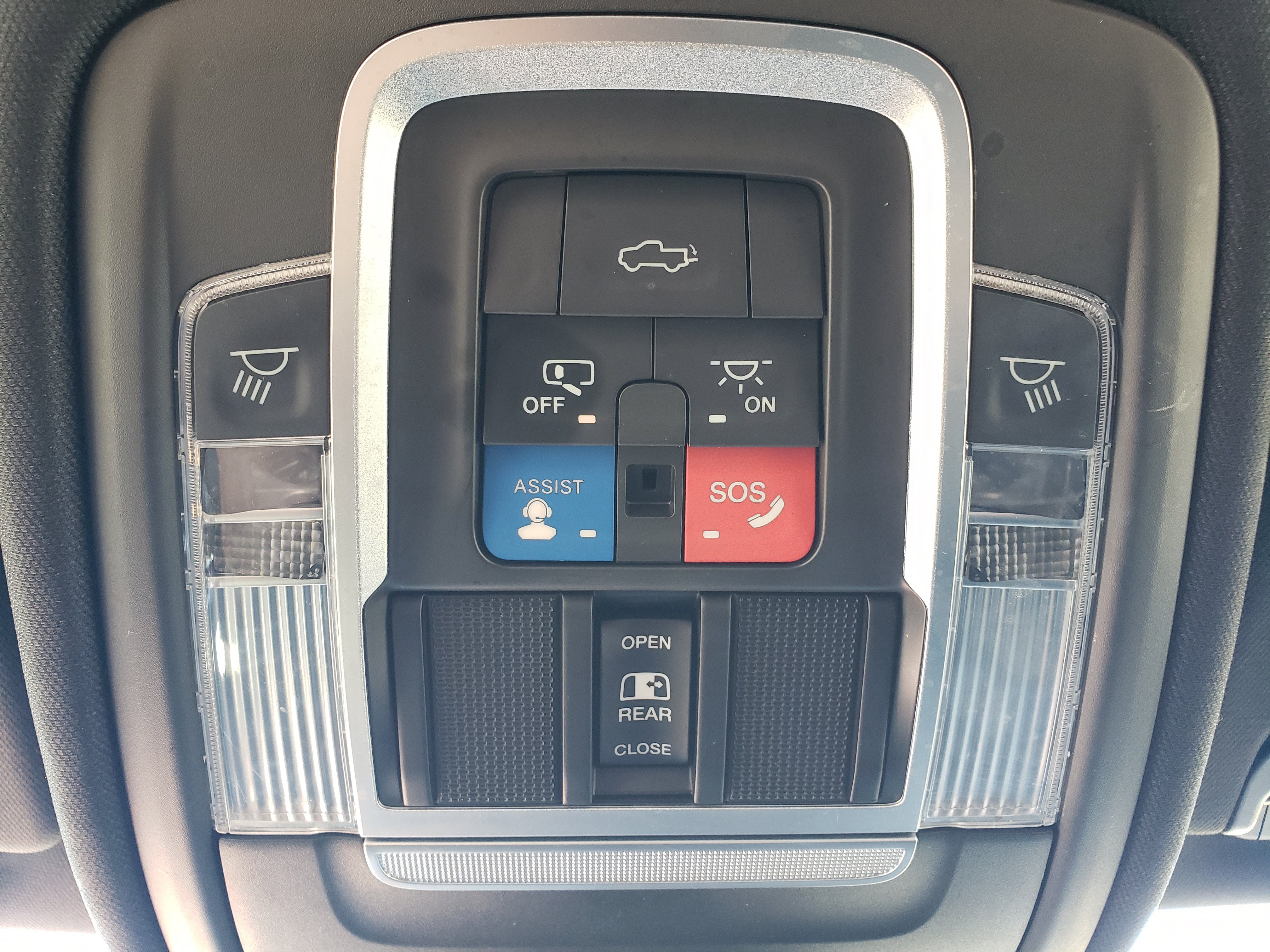Used 2021 RAM 1500 Laramie w/ Sport Appearance Package AWD/4WD image 22