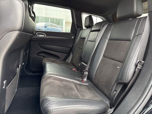 Used 2020 Jeep Grand Cherokee Altitude image 24