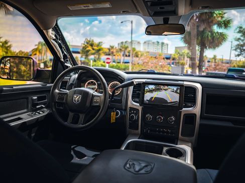 Used 2017 RAM 3500 Tradesman w/ Chrome Appearance Group image 18