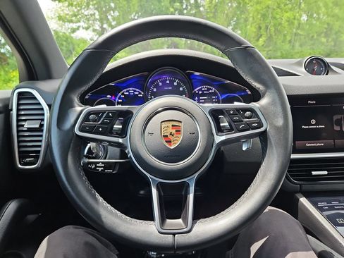 Certified 2023 Porsche Cayenne Platinum Edition AWD/4WD image 38