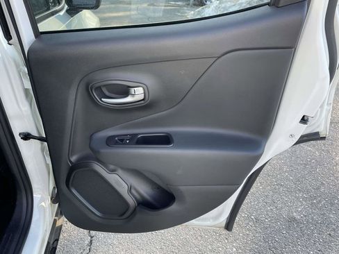 Used 2022 Jeep Renegade Latitude w/ Convenience Group image 18