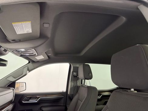 Used 2024 GMC Sierra 1500 SLE w/ X31 Off-Road Package image 23