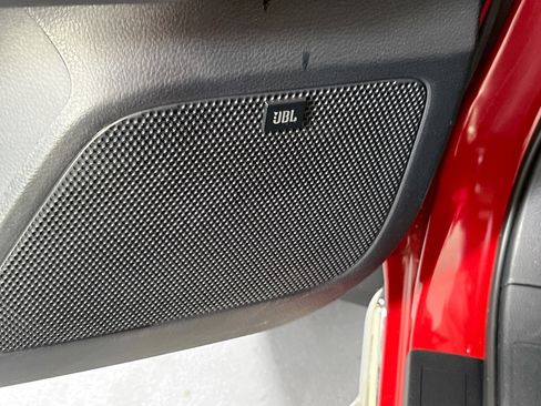 Used 2019 Toyota Tacoma Limited image 19