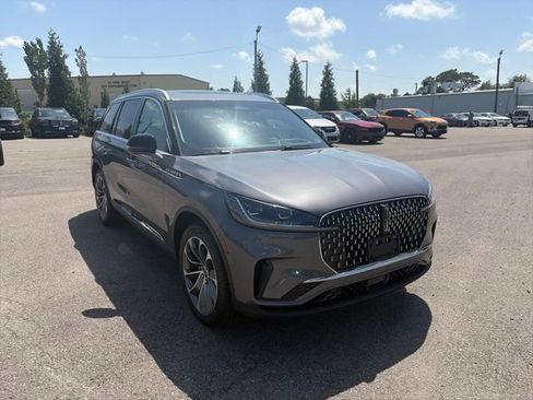 Used 2025 Lincoln Aviator Reserve w/ Illumination Package AWD/4WD image 8