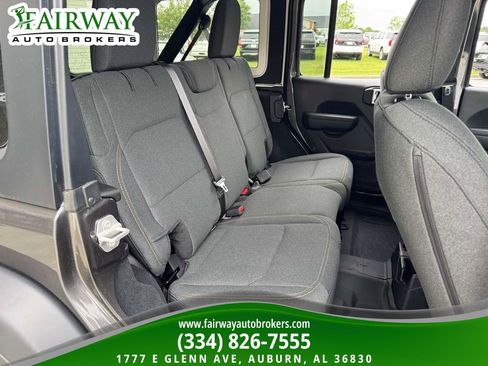 Used 2024 Jeep Wrangler Unlimited Sport AWD/4WD image 13
