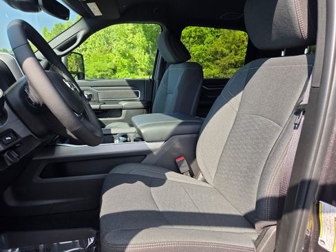 New 2026 RAM 2500 Big Horn AWD/4WD image 12