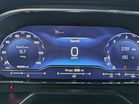 Used 2023 Chevrolet Suburban Premier image 16