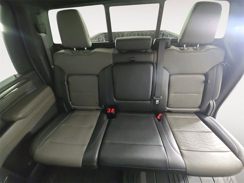 Used 2024 Chevrolet Silverado 2500 ZR2 w/ Technology Package image 13