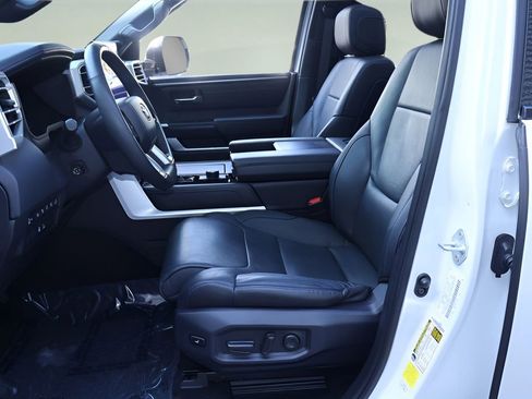 Used 2022 Toyota Tundra Platinum RWD image 11