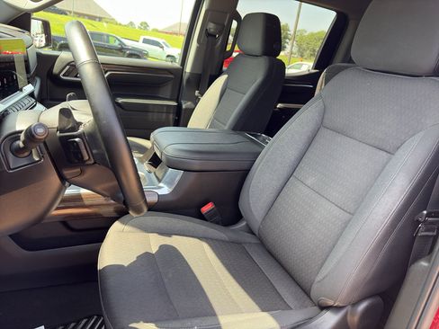 Used 2024 Chevrolet Silverado 1500 LT AWD/4WD image 11