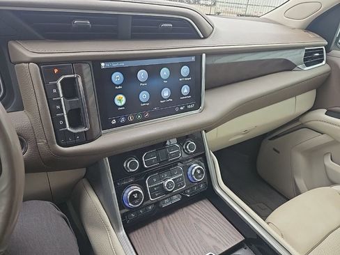 Used 2021 GMC Yukon XL Denali w/ Denali Ultimate Package image 13