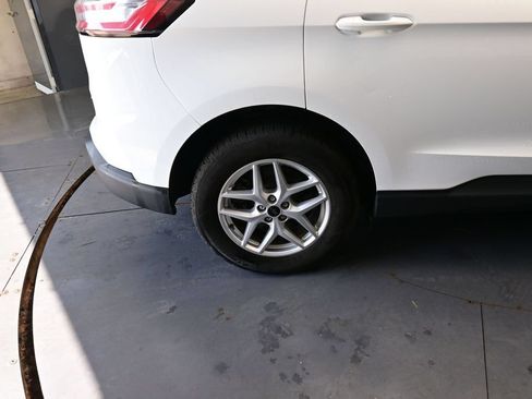 Used 2024 Ford Edge SEL AWD/4WD image 24