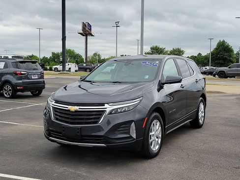 Used 2022 Chevrolet Equinox LT FWD image 2