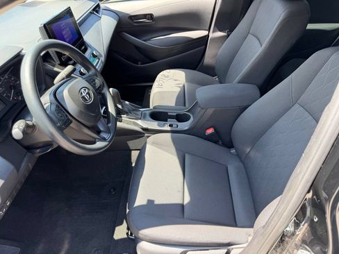 Used 2025 Toyota Corolla LE FWD image 22