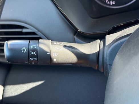 Used 2022 Subaru Outback Premium image 10