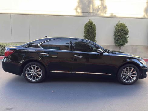 Used 2011 Lexus LS 460 image 8