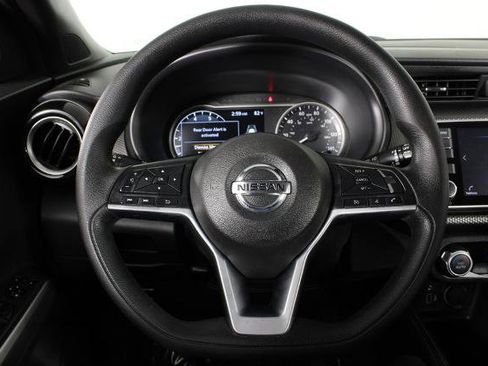 Certified 2020 Nissan Kicks SV FWD image 10