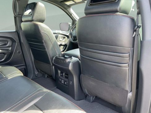 Used 2021 Nissan Titan PRO-4X w/ Pro-4x Convenience Package AWD/4WD image 17