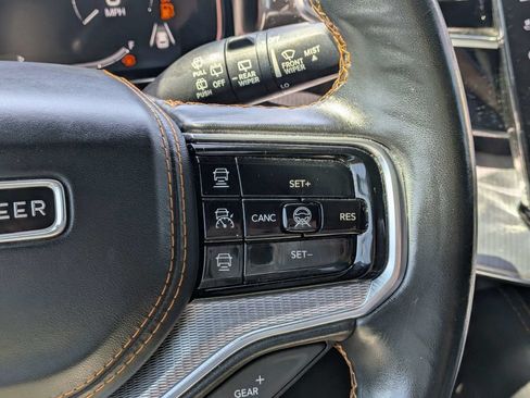Used 2022 Jeep Grand Wagoneer Series III w/ Rear Seat Video Group 1 AWD/4WD image 24