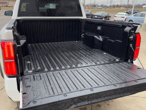 Used 2024 Toyota Tacoma TRD Off-Road image 13