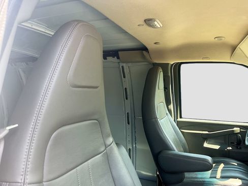 Used 2025 GMC Savana 3500 Extended RWD image 24