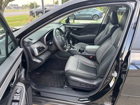 Used 2025 Subaru Outback Onyx Edition AWD/4WD image 12
