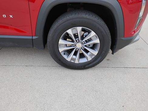 Used 2025 Chevrolet Equinox LT FWD image 27