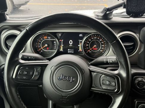 Used 2021 Jeep Wrangler Sport image 16