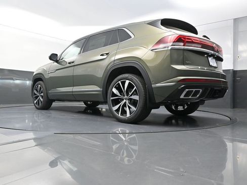 New 2026 Volkswagen Atlas Cross Sport SEL Premium R-Line AWD/4WD image 25
