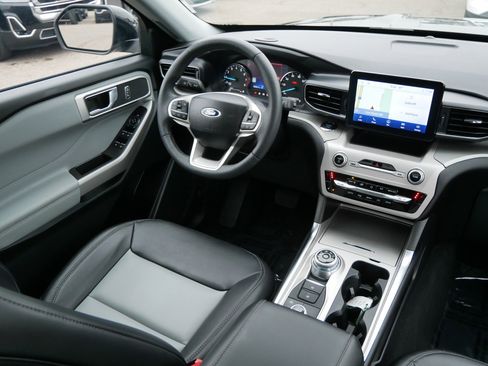 Certified 2024 Ford Explorer XLT w/ Equipment Group 202A image 9