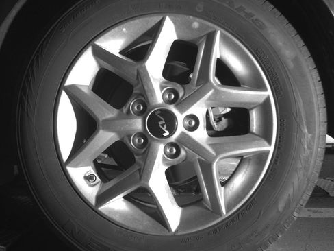 Used 2025 Kia Soul LX w/ LX Technology Package image 14